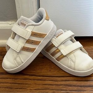 Adidas toddler white and gold sneakers